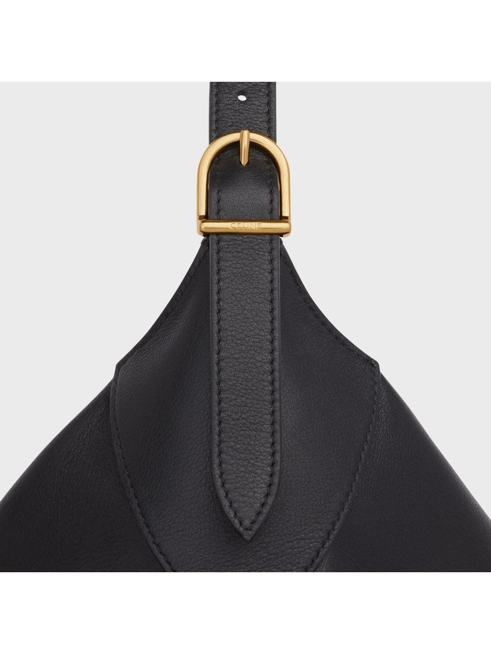 Сумка Medium Romy из мягкой телячьей кожи Celine